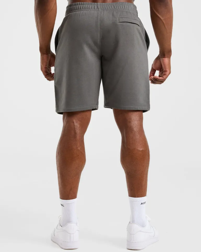 Essential Lightweight 7" Shorts