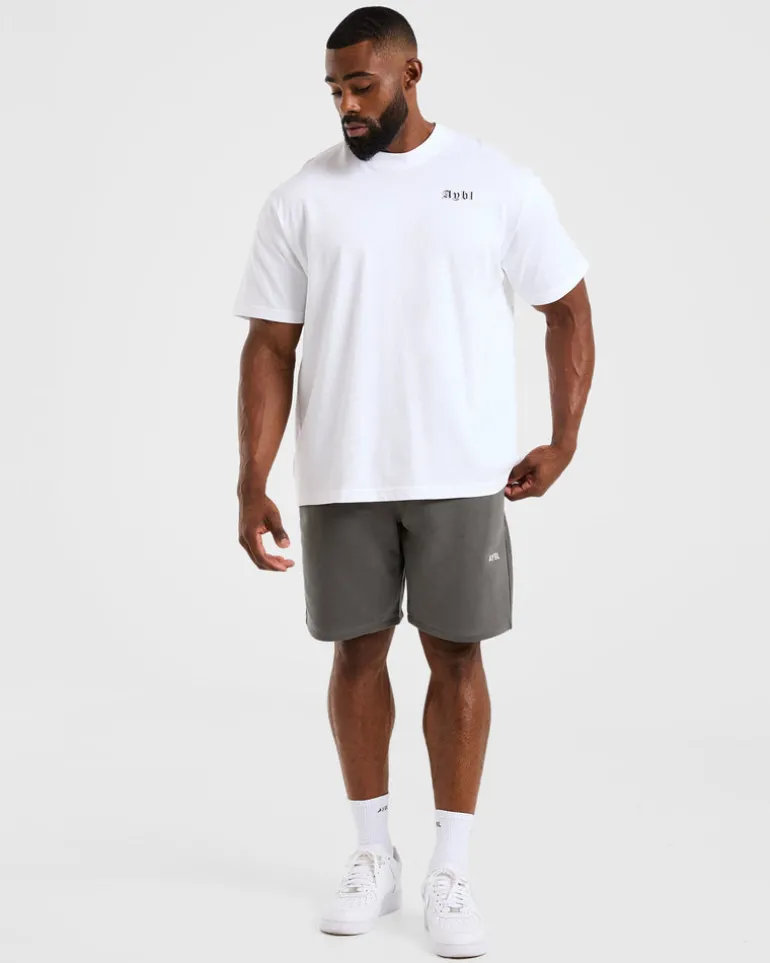 Essential Lightweight 7" Shorts