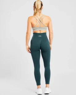 Essential Seamless Strappy Sports Bra