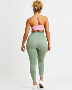 Essential Seamless V Neck Sports Bra